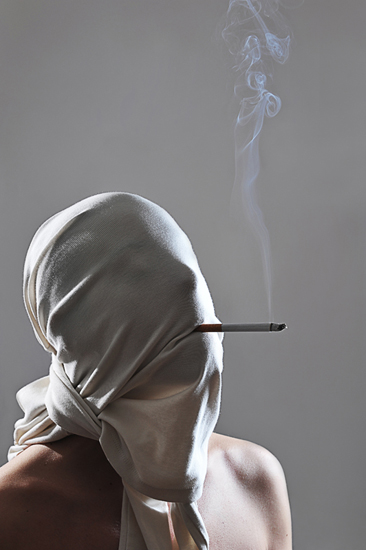 emanuela franchini photography, Smoke, self portrait with food on face